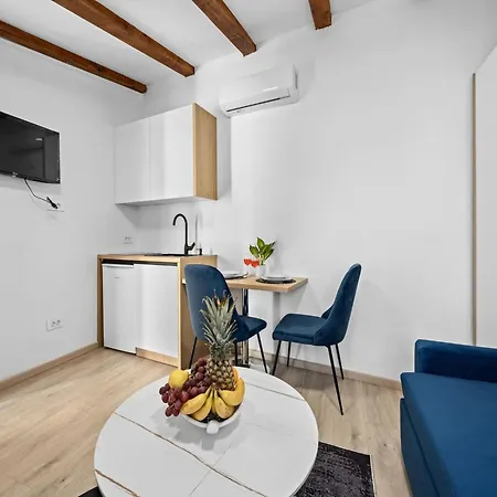 In With Sea View Terrace Pula