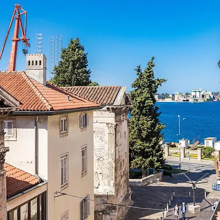 In With Sea View Terrace Appartement *