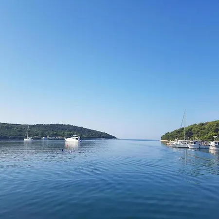 Appartement In With Sea View Terrace Pula